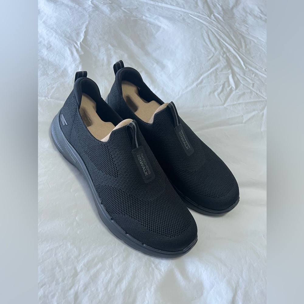 Skechers | Men's SZ 9 | Go Walk Air Cooled Black Comfort Slip-On Shoes | New